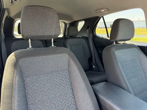Used 2023 Chevrolet Equinox LT image 10