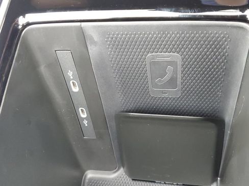 Certified 2025 Volkswagen ID.4 Pro RWD image 21