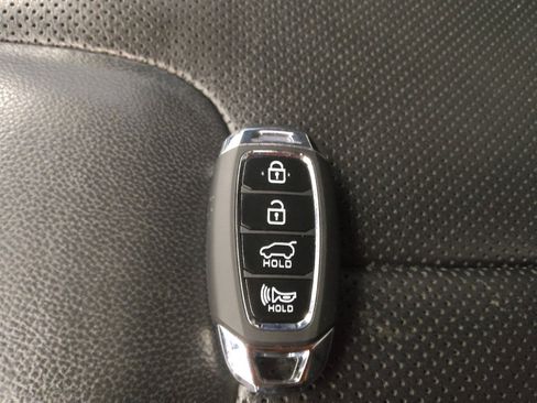 Used 2020 Hyundai Santa Fe Limited image 32