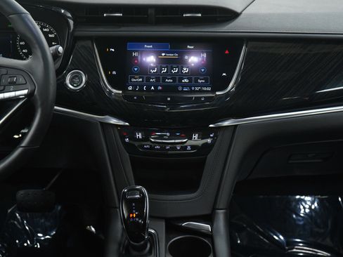 Used 2020 Cadillac XT6 Premium Luxury image 17