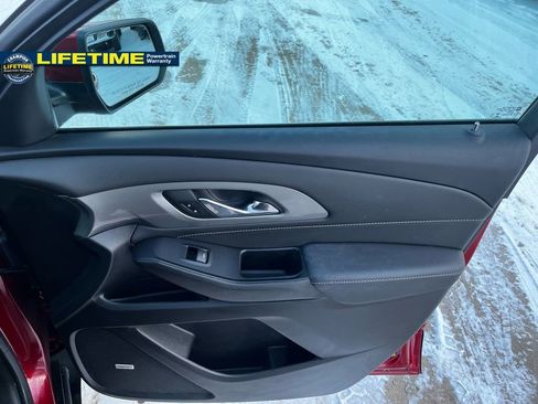 Used 2023 Chevrolet Traverse LT w/ LT Premium Package image 34