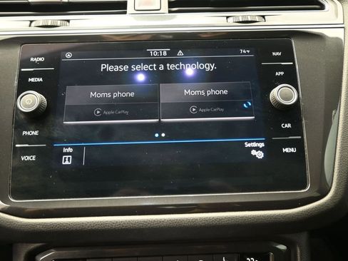 Used 2021 Volkswagen Tiguan SEL image 3