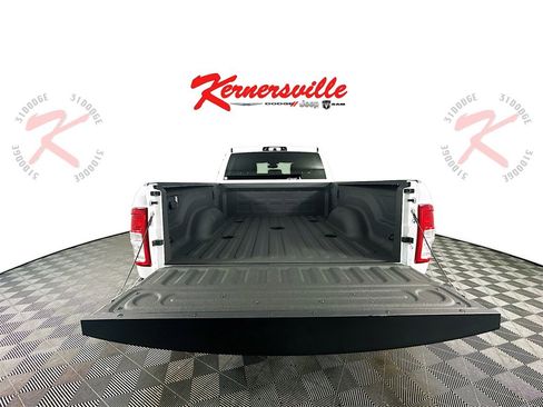 Used 2024 RAM 2500 Tradesman w/ Chrome Appearance Group image 28