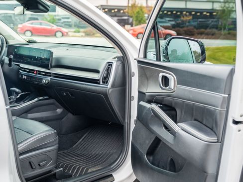 Certified 2024 Kia Sorento SX image 10