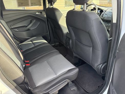 Used 2018 Ford Escape SE image 9