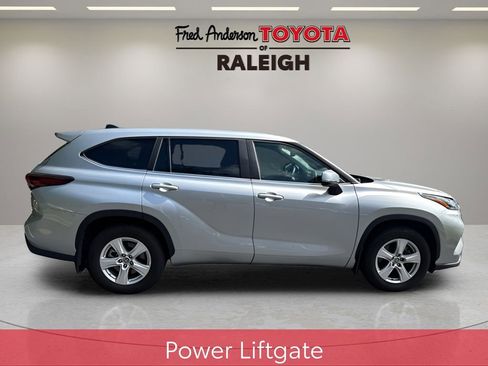 Used 2024 Toyota Highlander LE image 23