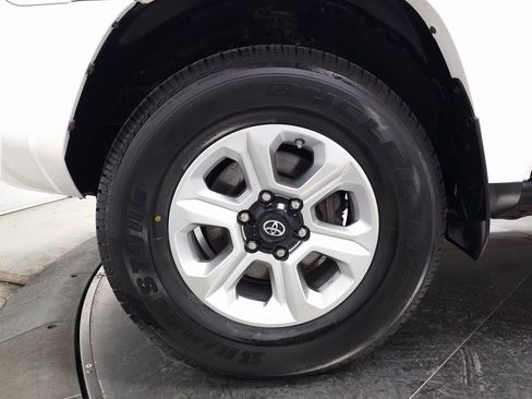 Used 2019 Toyota 4Runner SR5 Premium image 12