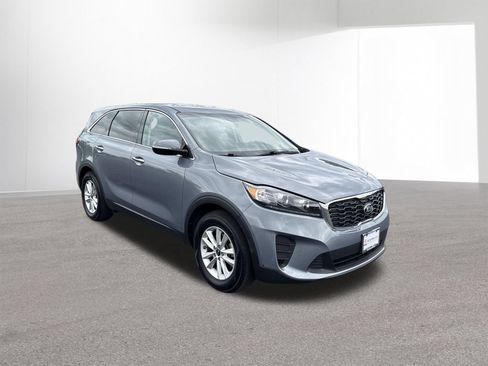 Used 2019 Kia Sorento L FWD image 2