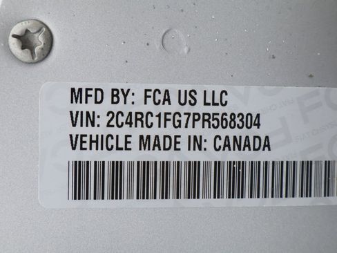 Used 2023 Chrysler Pacifica Touring FWD image 33