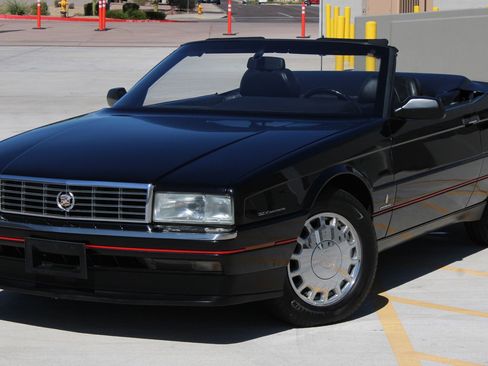 Used 1993 Cadillac Allante FWD image 4