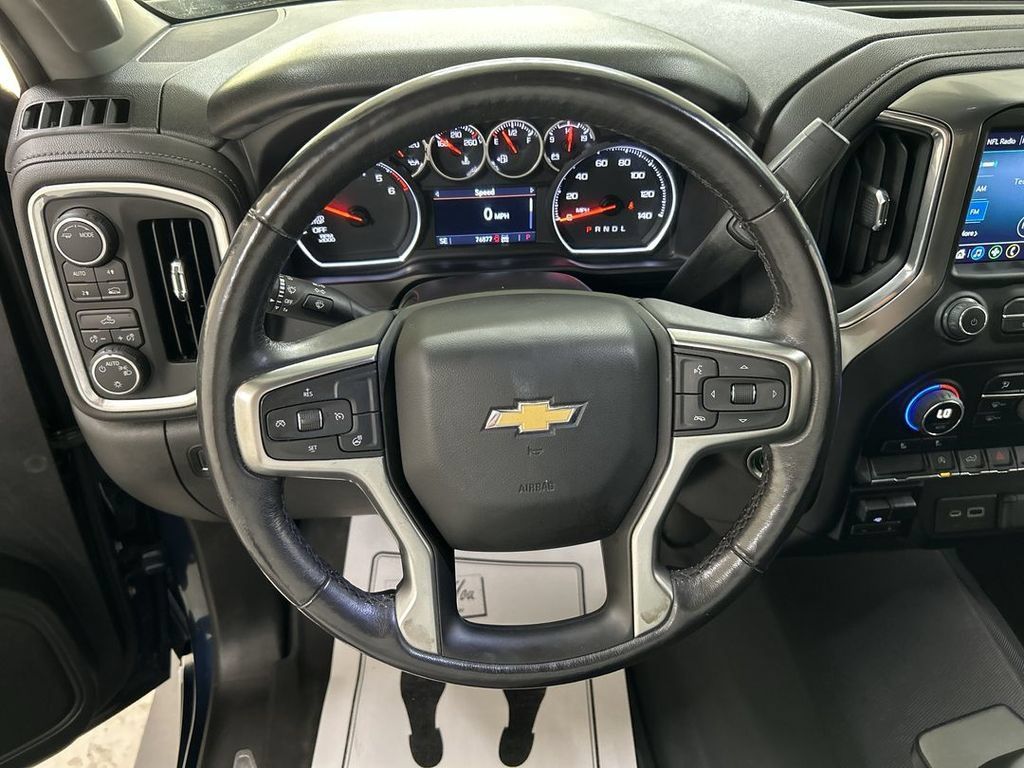 Used 2021 Chevrolet Silverado 1500 LT AWD/4WD image 4