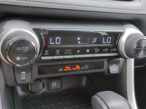 Used 2023 Toyota RAV4 XLE image 18