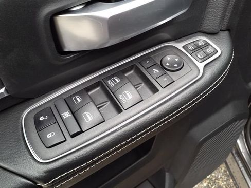 Used 2024 RAM 2500 Big Horn w/ Sport Appearance Package AWD/4WD image 14