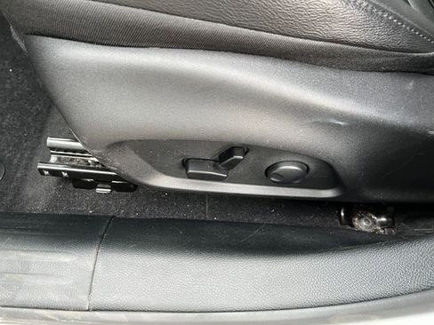 Used 2025 Jeep Compass Limited image 22