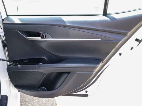 Used 2025 Toyota Camry LE image 18