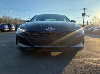 Used 2023 Hyundai Elantra SEL video 2