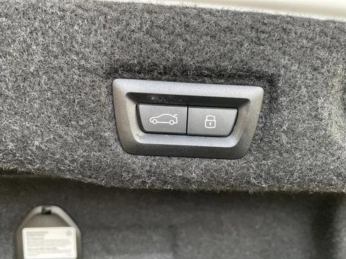 Used 2024 BMW 540i xDrive w/ Executive Package image 8