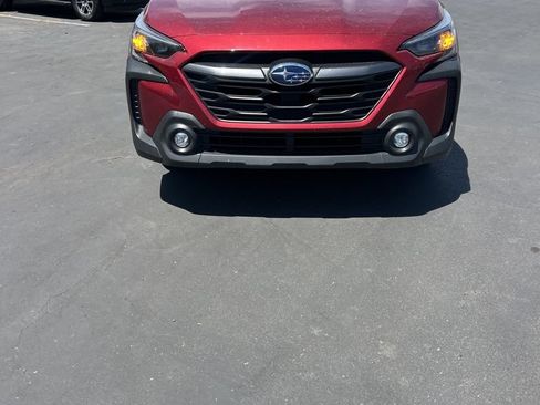 Used 2025 Subaru Outback Premium AWD/4WD image 4