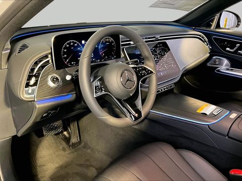 New 2026 Mercedes-Benz E 350 4MATIC Sedan image 9