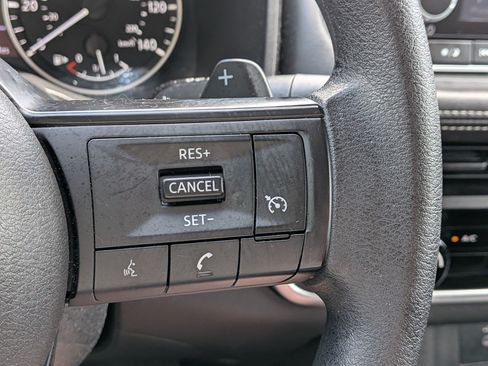 Used 2024 Nissan Rogue S AWD/4WD image 17