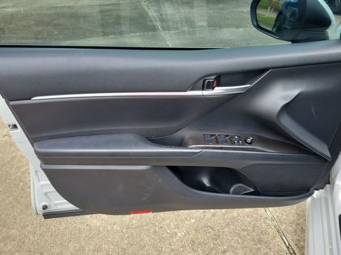 Used 2023 Toyota Camry SE FWD image 12