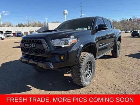 Used 2020 Toyota Tacoma TRD Sport w/ Technology Package image 1