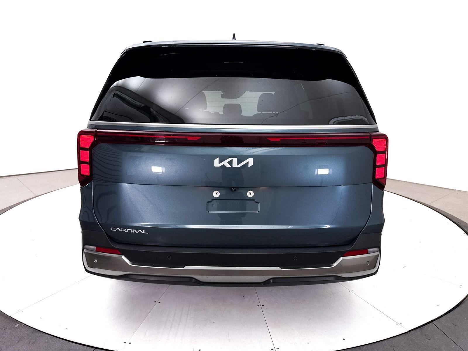 Used 2025 Kia Carnival SX FWD image 19