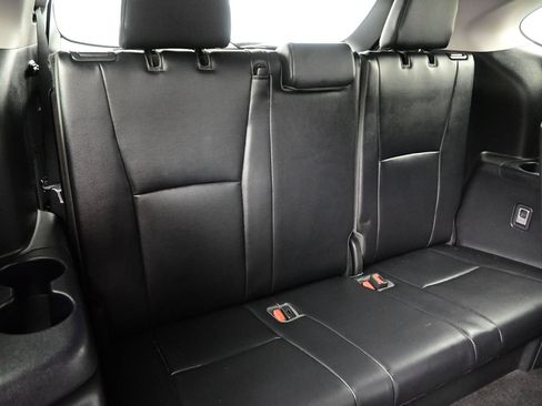 Used 2023 Toyota Highlander XLE FWD image 17