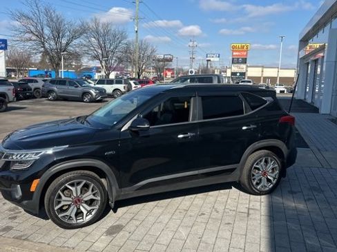 Used 2021 Kia Seltos SX w/ SX Sunroof Package image 15