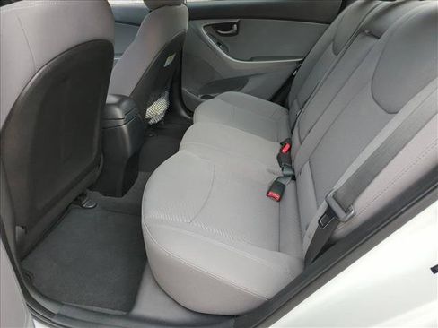 Used 2015 Hyundai Elantra SE w/ Option Group 02 FWD image 13