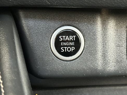 Used 2021 Nissan Rogue SL AWD/4WD image 35