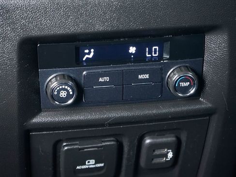 Used 2020 Chevrolet Traverse RS FWD image 39