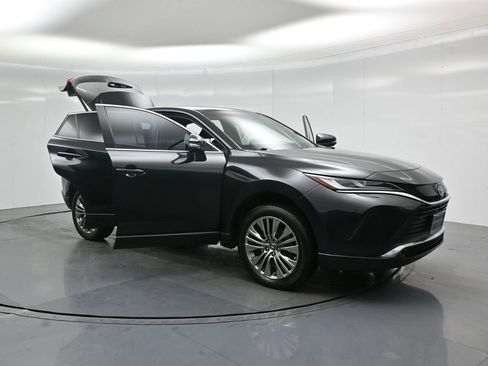 Used 2024 Toyota Venza Limited image 34