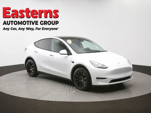 Used 2022 Tesla Model Y Long Range image 44