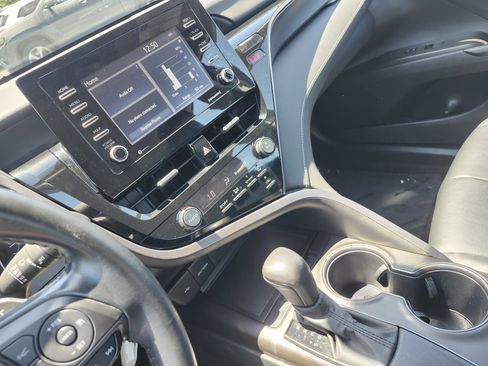 Used 2021 Toyota Camry SE FWD image 27