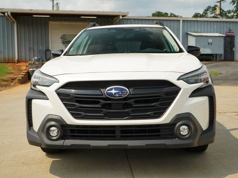 Used 2025 Subaru Outback Onyx Edition AWD/4WD image 17