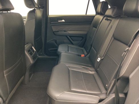 Used 2021 Volkswagen Atlas Cross Sport SE w/ Panoramic Sunroof Package FWD image 18