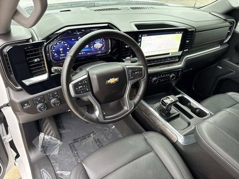 Used 2025 Chevrolet Silverado 1500 LTZ AWD/4WD image 25