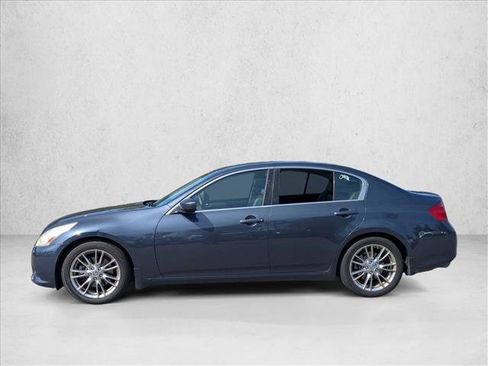 Used 2011 INFINITI G37 Journey w/ Premium Pkg image 8