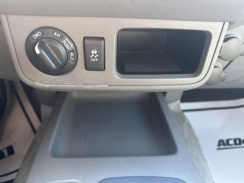 Used 2016 Nissan Frontier SV image 27