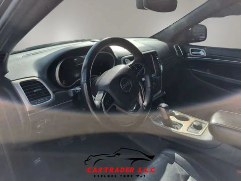 Used 2017 Jeep Grand Cherokee Limited w/ Luxury Group II AWD/4WD image 2