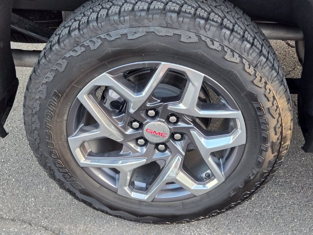 Used 2025 GMC Sierra 1500 SLT w/ SLT Premium Package AWD/4WD image 11