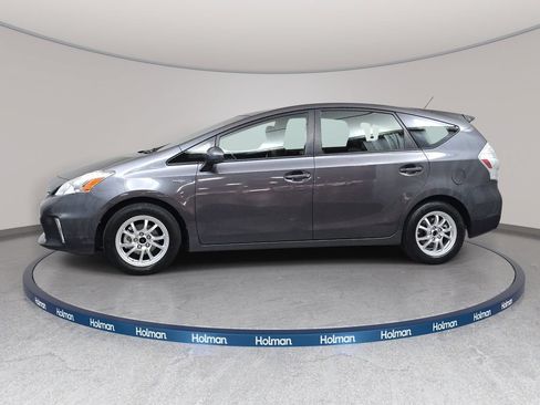 Used 2014 Toyota Prius V Three FWD image 9