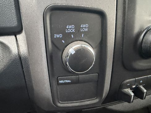 Used 2015 RAM 1500 Express AWD/4WD image 16
