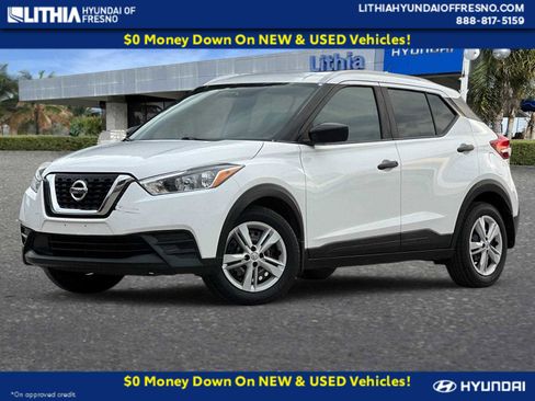 Used 2018 Nissan Kicks S image 1