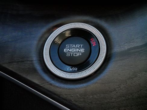 Used 2023 Jeep Grand Cherokee L Limited w/ Luxury Tech Group II image 28