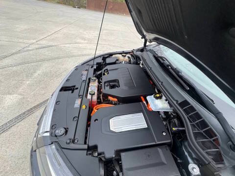 Used 2013 Chevrolet Volt Premium FWD image 28