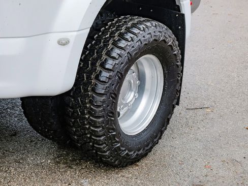 Used 2020 Ford F350 Lariat w/ Lariat Value Package image 64