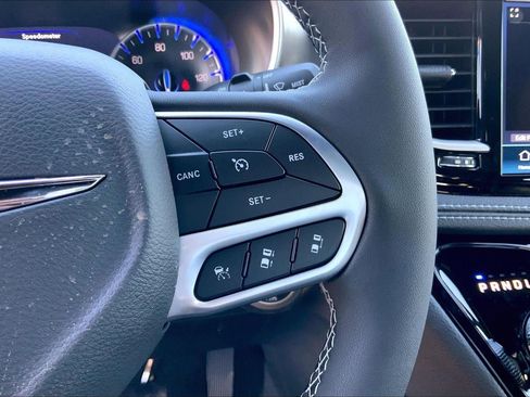 New 2026 Chrysler Pacifica Select FWD image 16