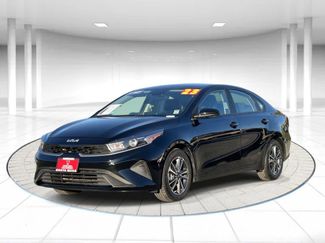 Used 2023 Kia Forte LXS video 1